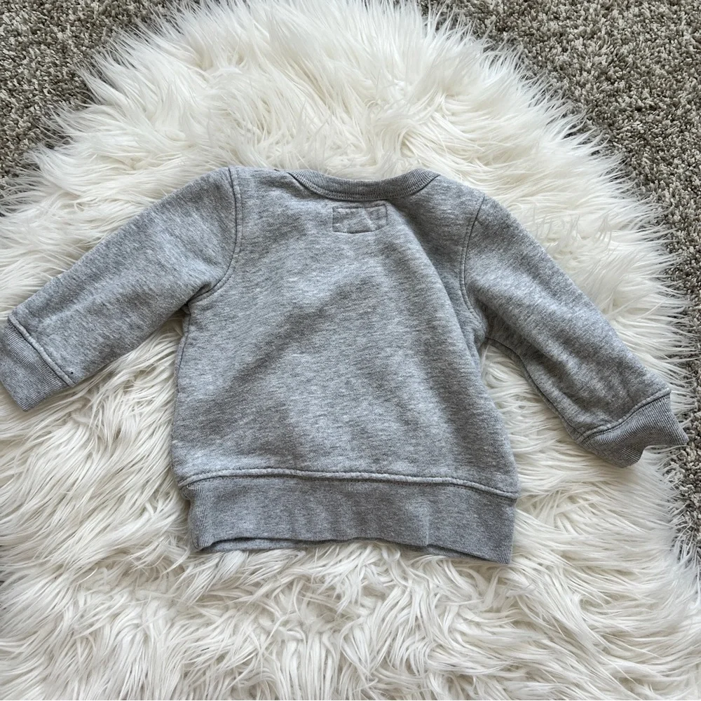 Baby GAP x Disney Baby Mickey Mouse Appliqué Crewneck Sweatshirt 6–12M